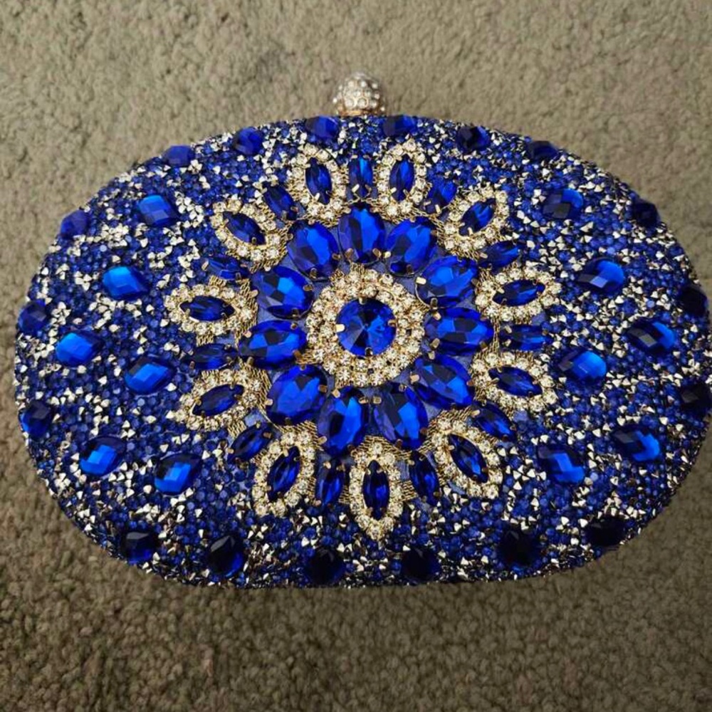 💎 Jewel Encrusted Purse 💎 - Picture 7 of 9